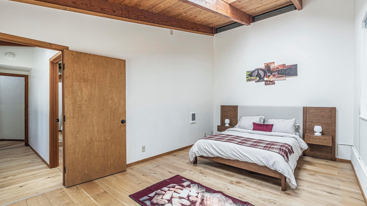 Photo of Bedroom in Guerneville