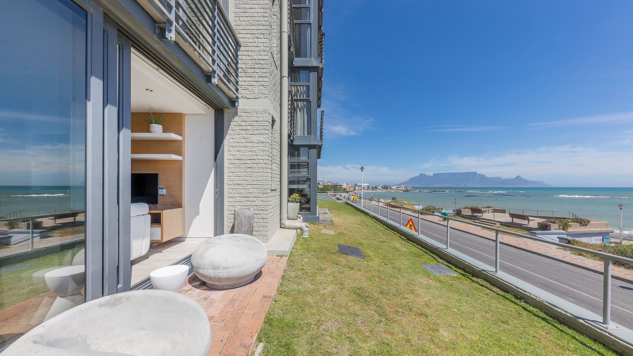 Photo of Patio Balcony in Bloubergstrand