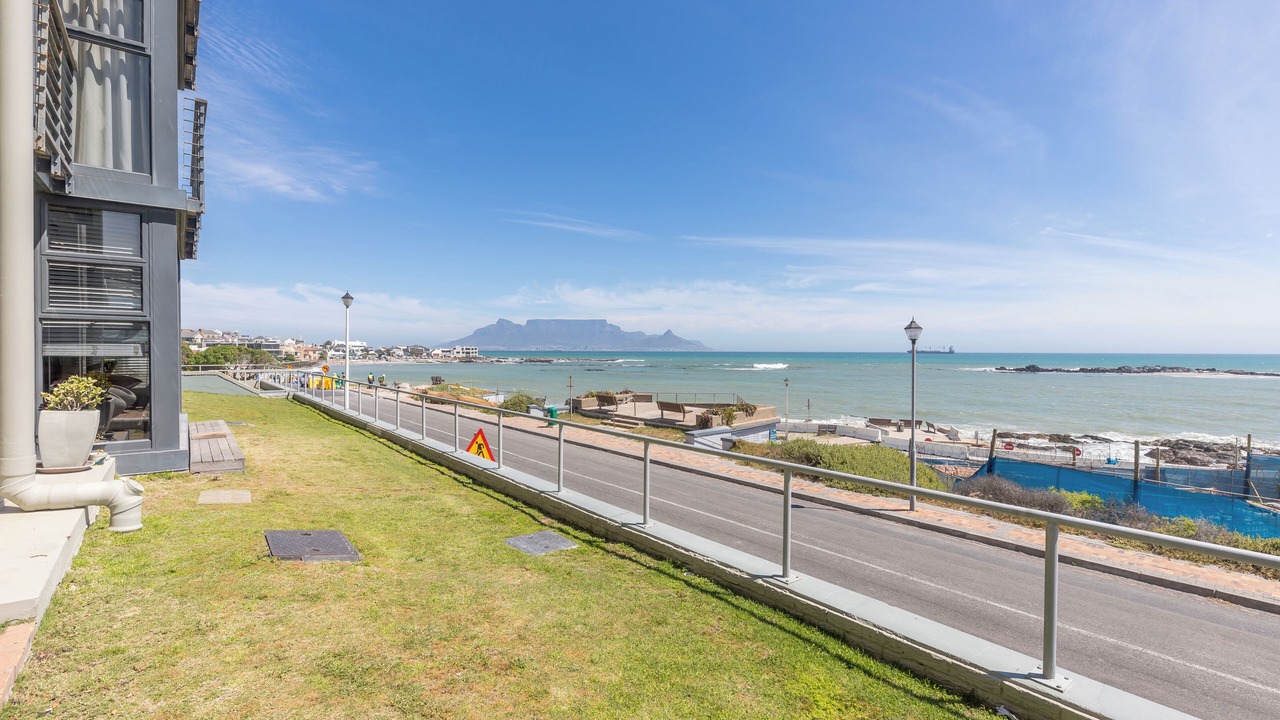 Photo of Others in Bloubergstrand