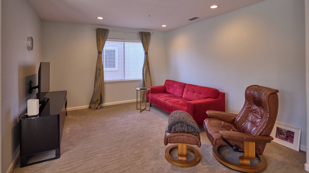Photo of Livingroom in Napa