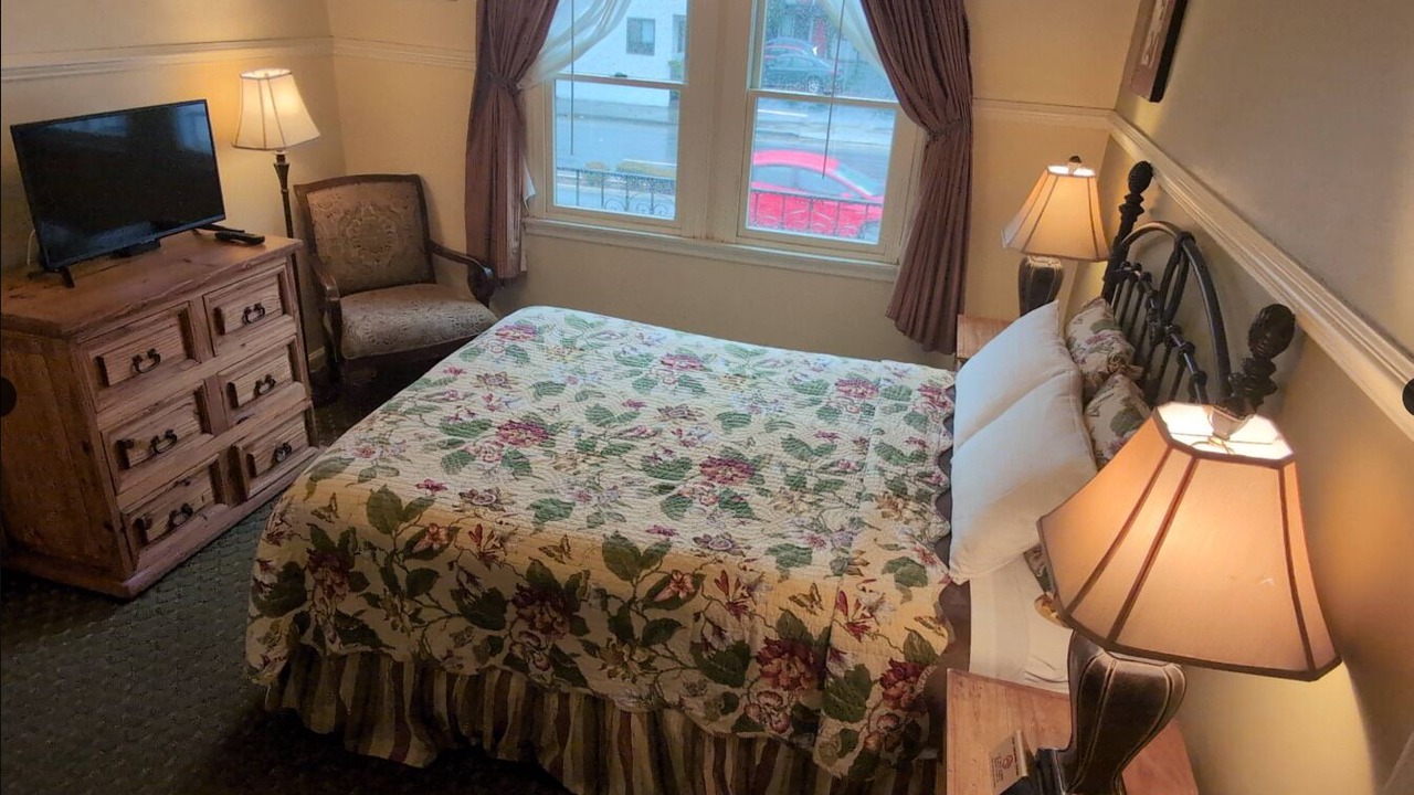 Photo of Bedroom in Marina District