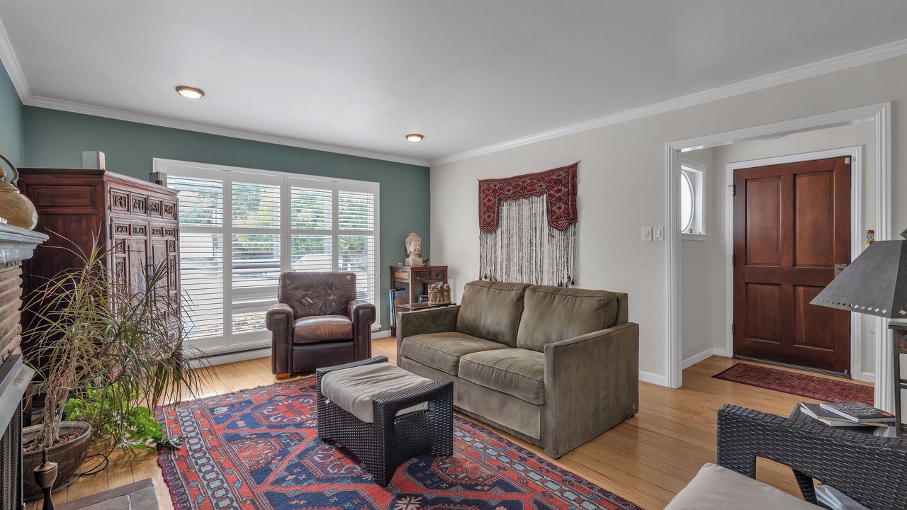 Photo of Livingroom in East Richmond