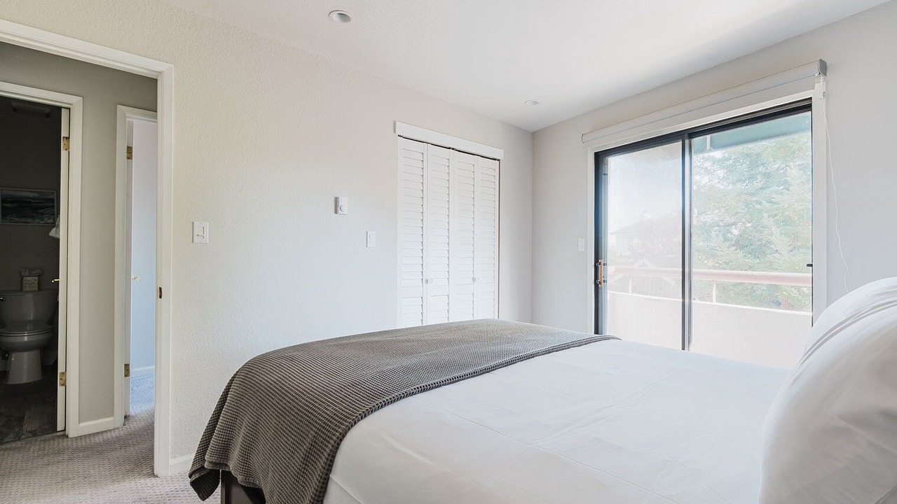 Photo of Bedroom in Central San Mateo