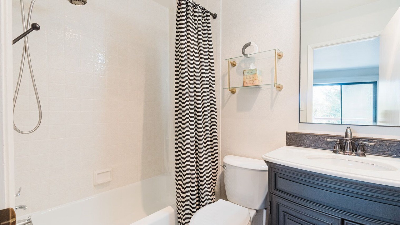 Photo of Bathroom in Central San Mateo
