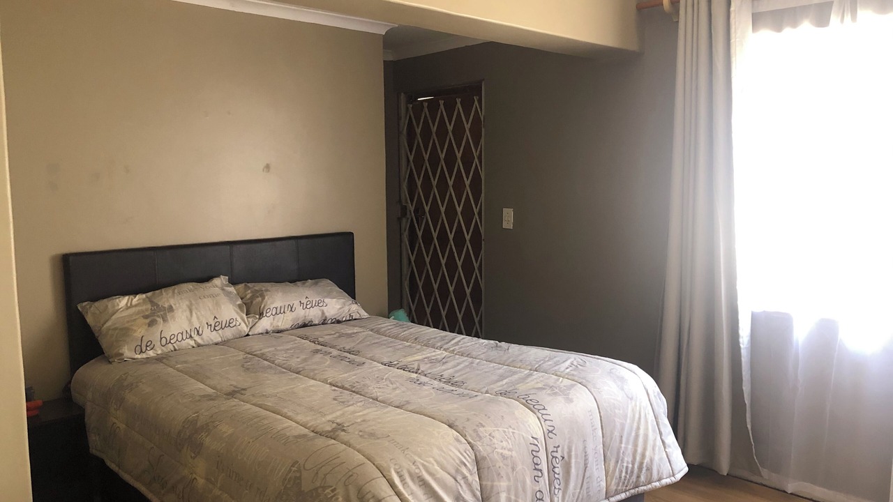 Photo of Bedroom in Plumstead