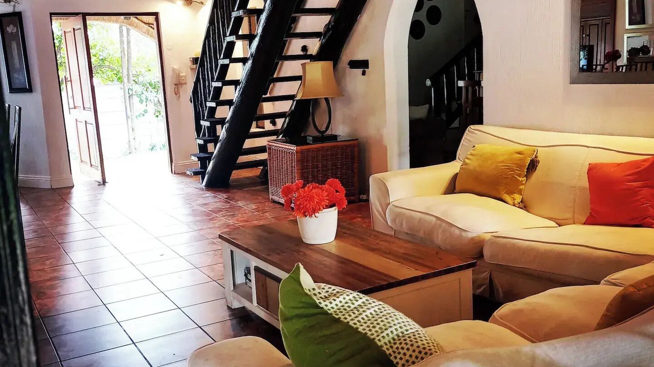 Photo of Livingroom in Douglasdale