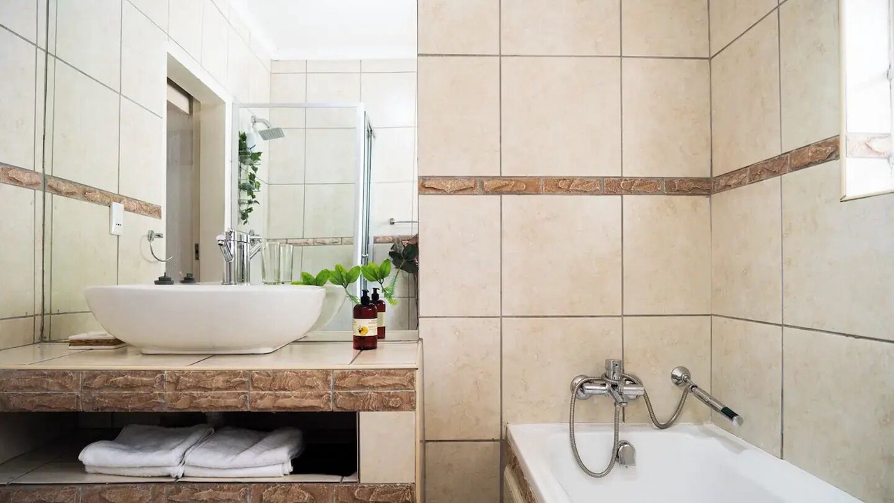 Photo of Bathroom in Douglasdale
