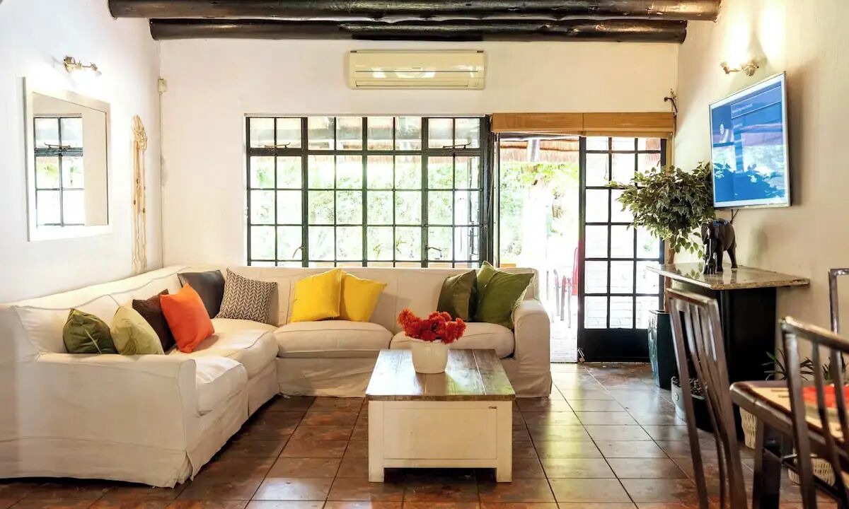 Photo of Livingroom in Douglasdale