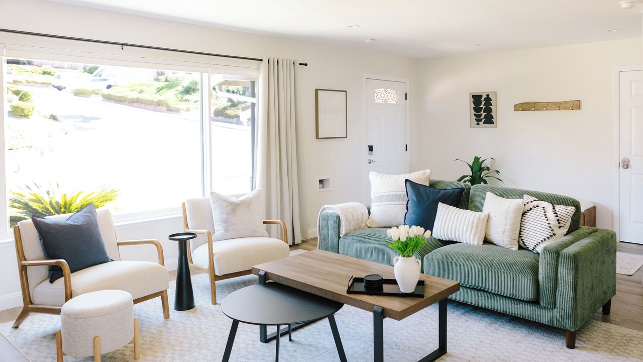 Photo of Livingroom in San Leandro