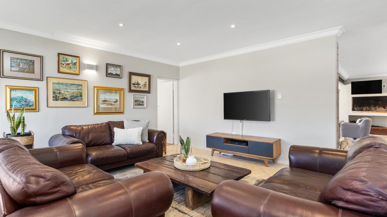 Photo of Livingroom in Betty's Bay