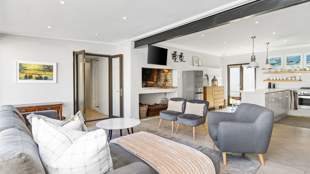 Photo of Livingroom in Betty's Bay