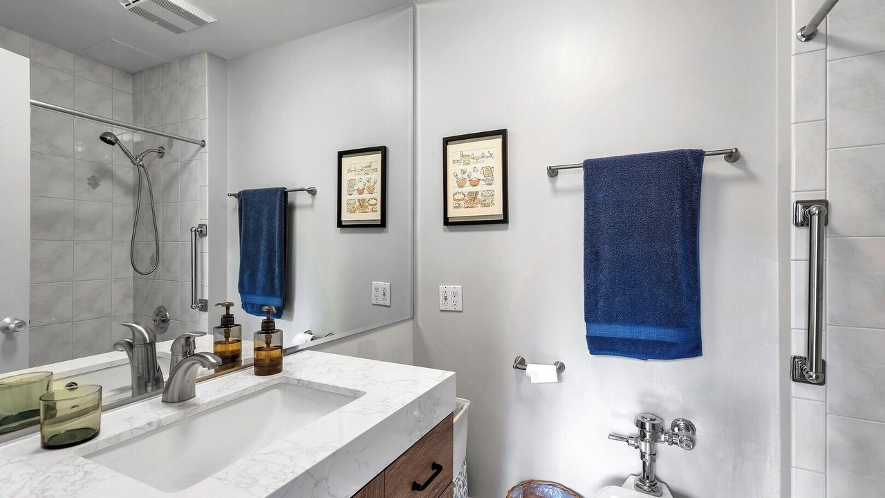 Photo of Bathroom in Cathedral Hill