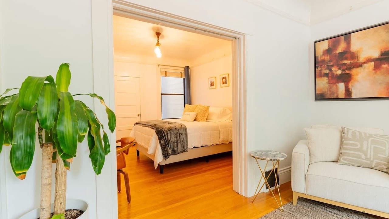 Photo of Bedroom in Eureka Valley