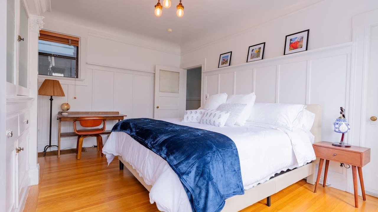 Photo of Bedroom in Eureka Valley
