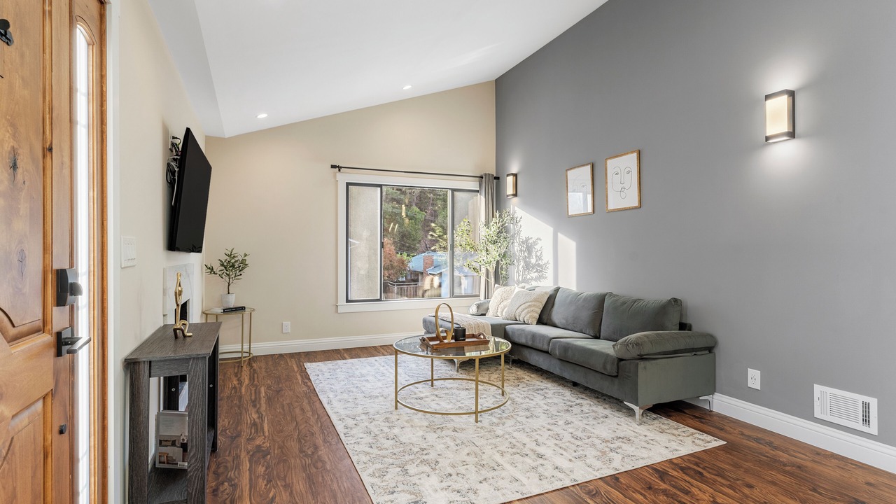 Photo of Livingroom in San Bruno
