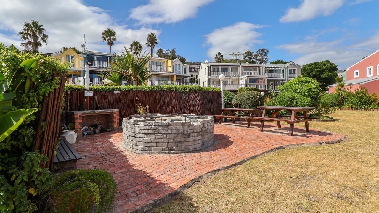 Photo of Outdoor in Old Place