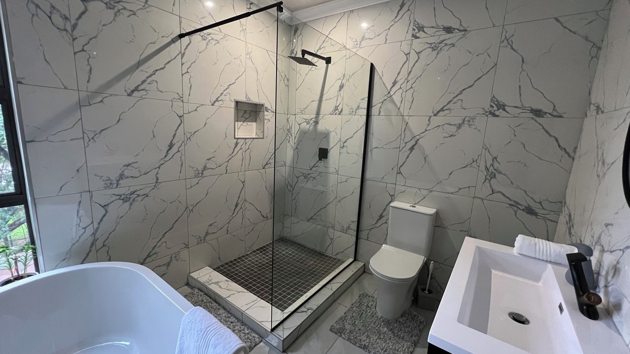 Photo of Bathroom in Douglasdale