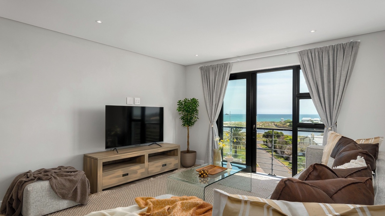 Photo of Livingroom in Milnerton