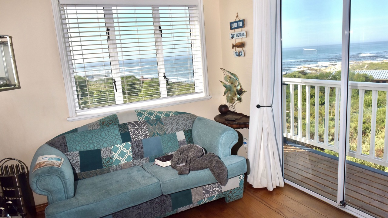 Photo of Livingroom in Betty's Bay