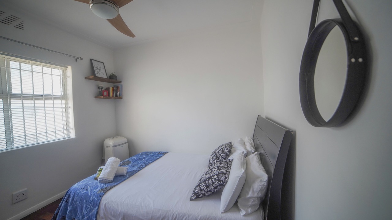 Photo of Bedroom in Three Anchor Bay