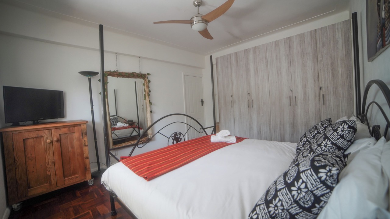 Photo of Bedroom in Three Anchor Bay