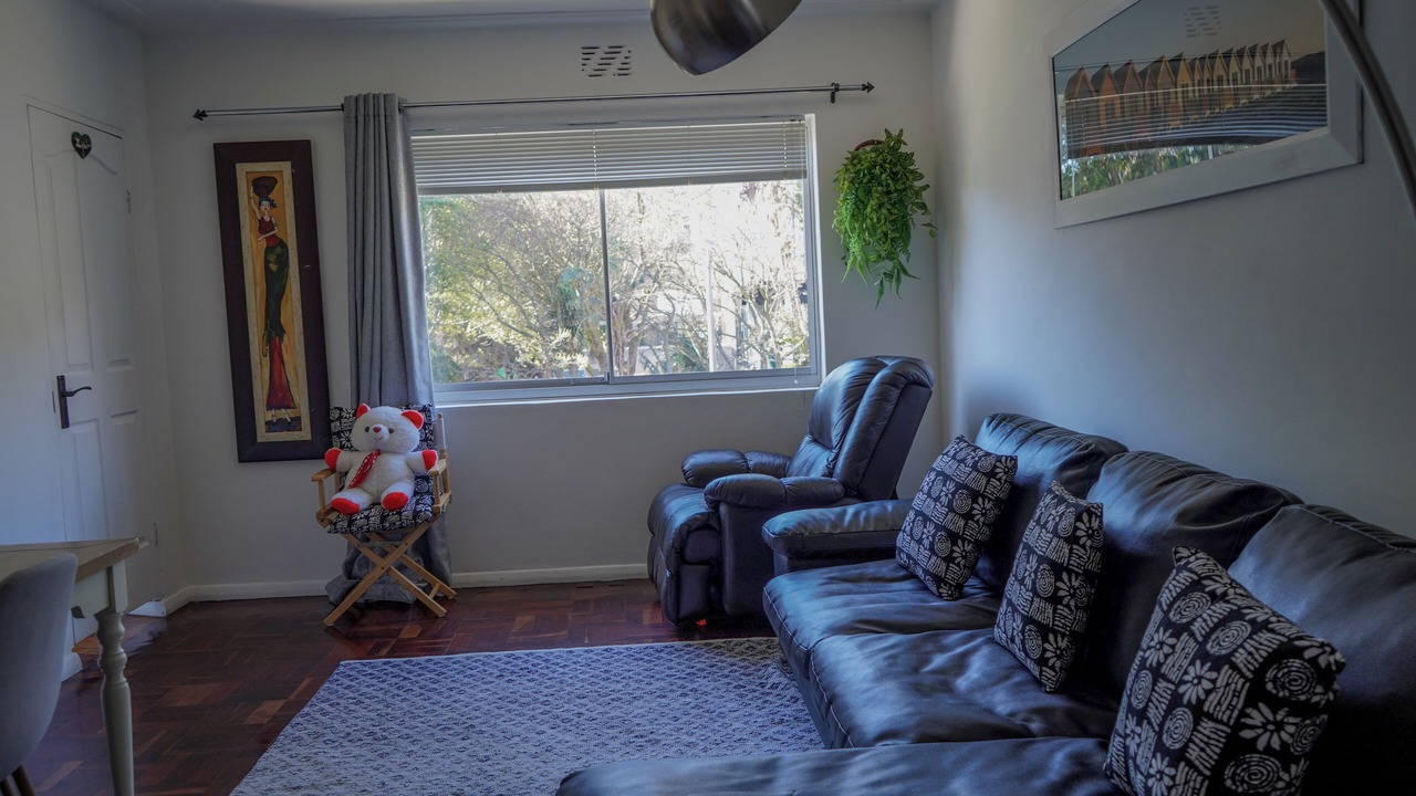 Photo of Livingroom in Three Anchor Bay