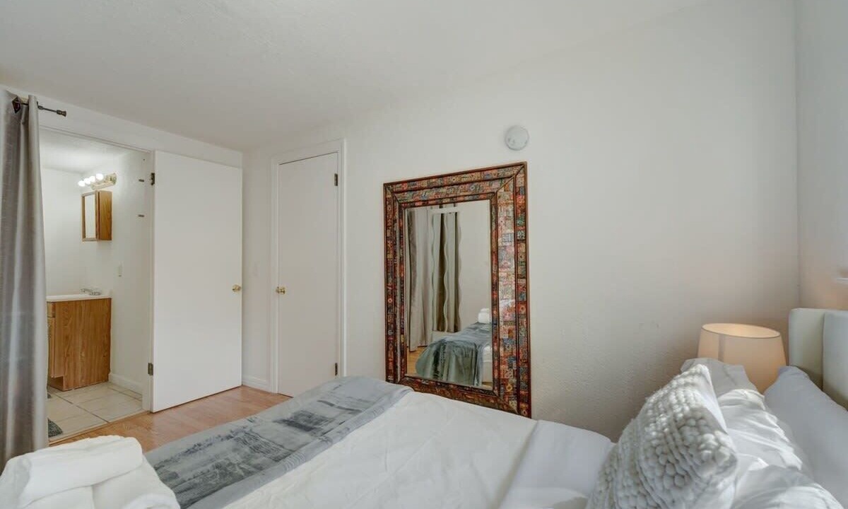Photo of Bedroom in Downtown North