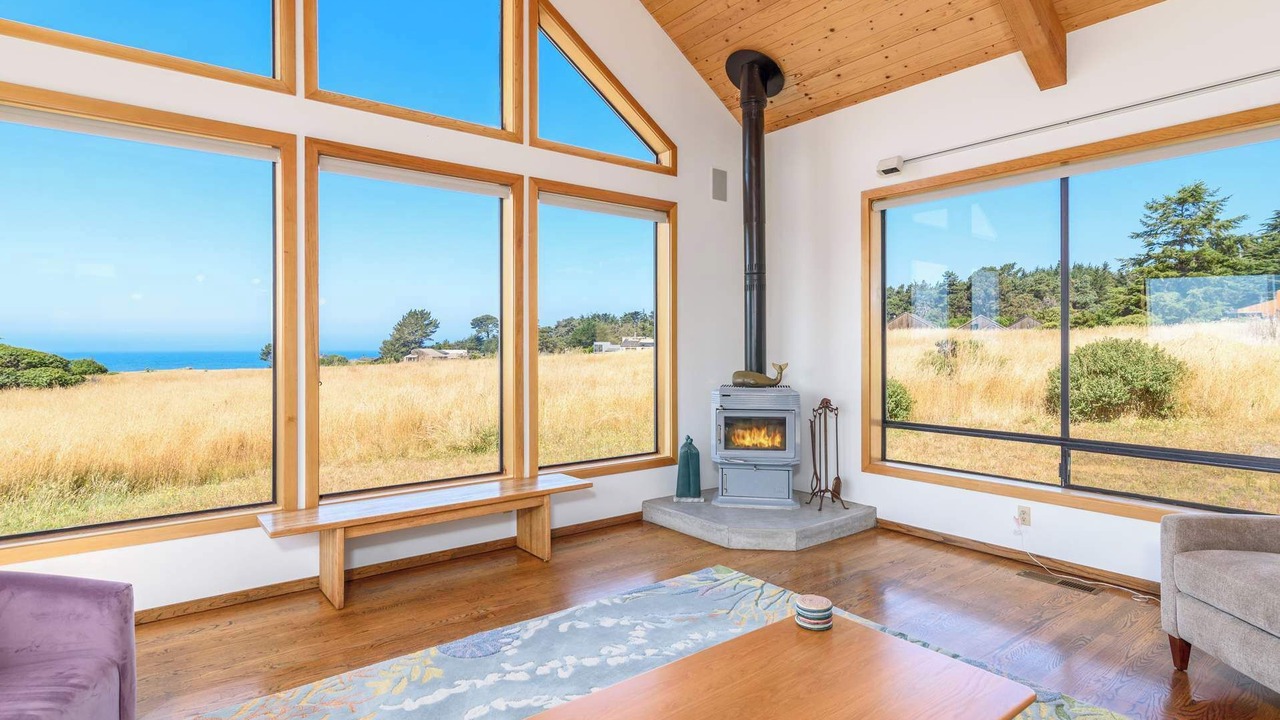 Photo of Livingroom in Sea Ranch