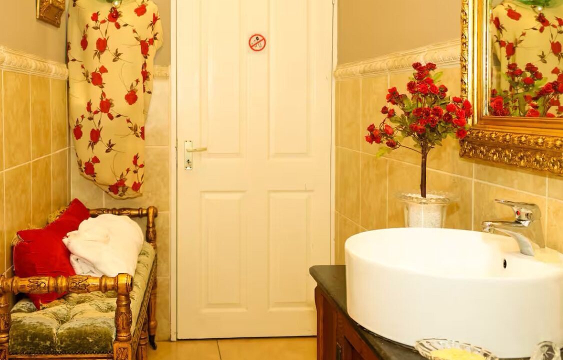 Photo of Bathroom in Magaliesberg