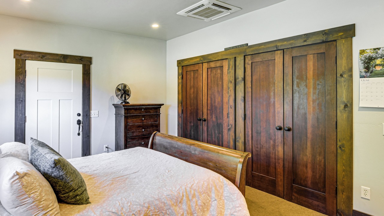 Photo of Bedroom in Glenn County
