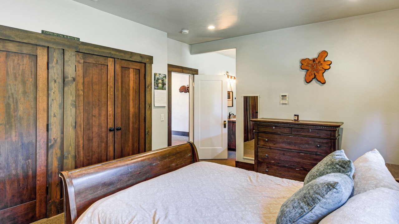 Photo of Bedroom in Glenn County