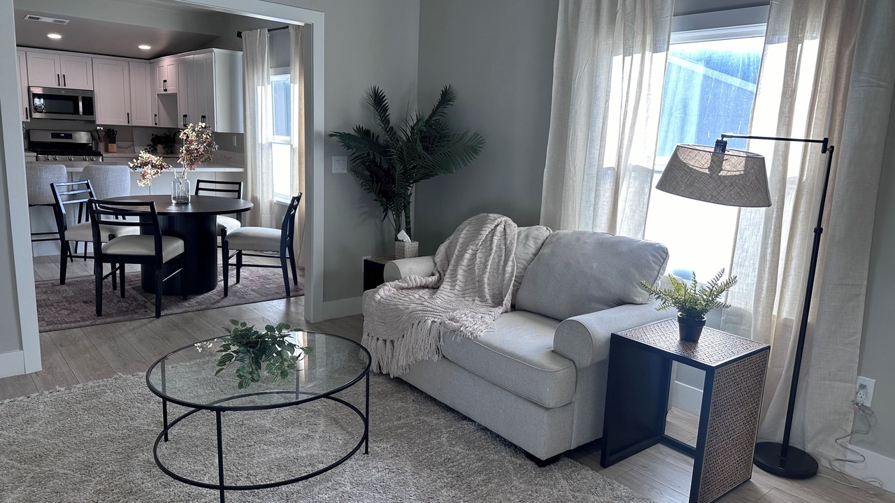 Photo of Livingroom in North Oak Park