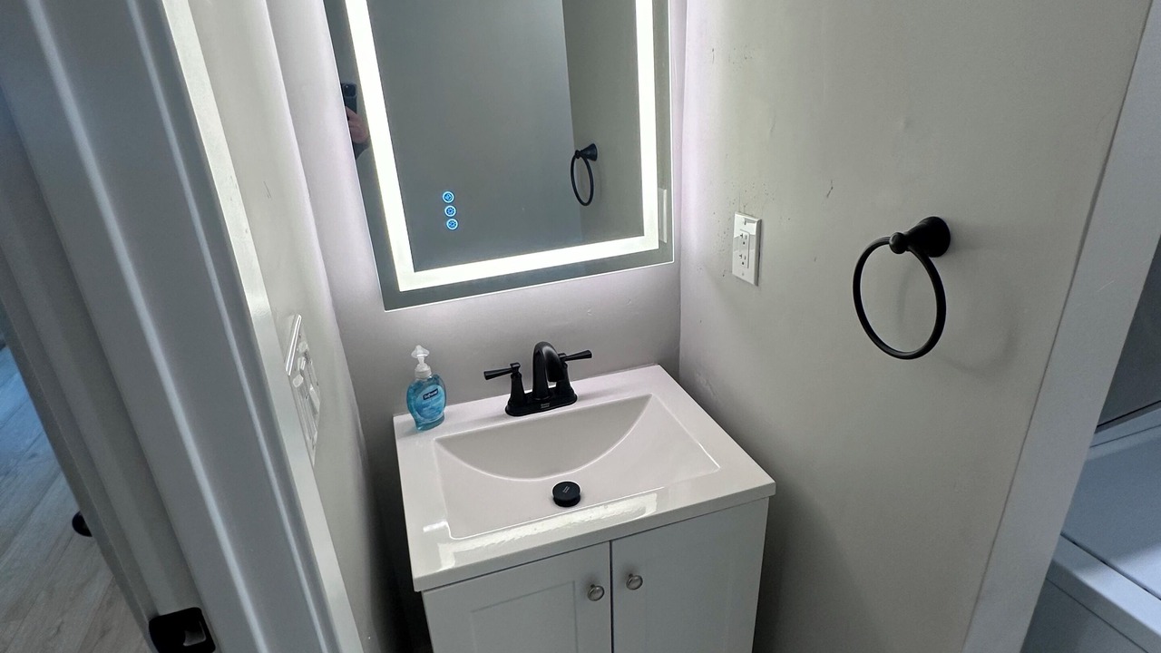 Photo of Bathroom in North Oak Park