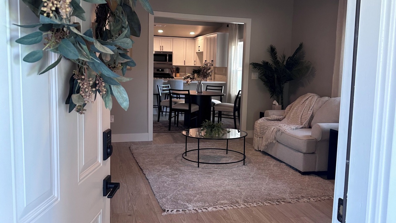 Photo of Livingroom in North Oak Park
