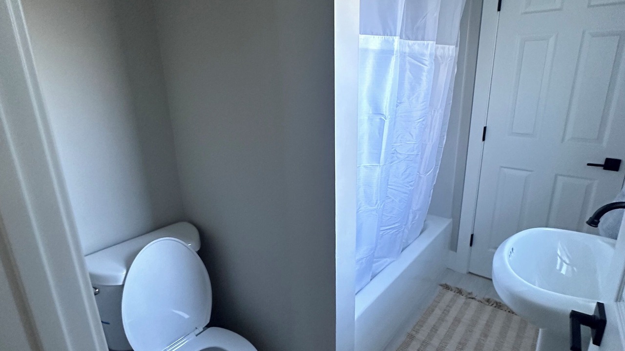 Photo of Bathroom in North Oak Park