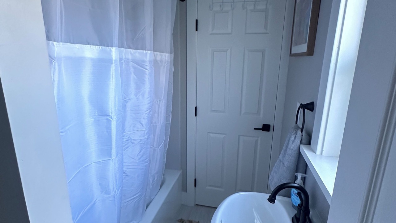 Photo of Bathroom in North Oak Park