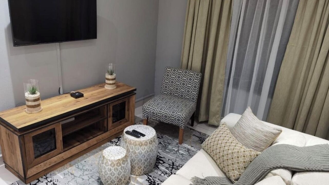 Photo of Livingroom in Pyramid