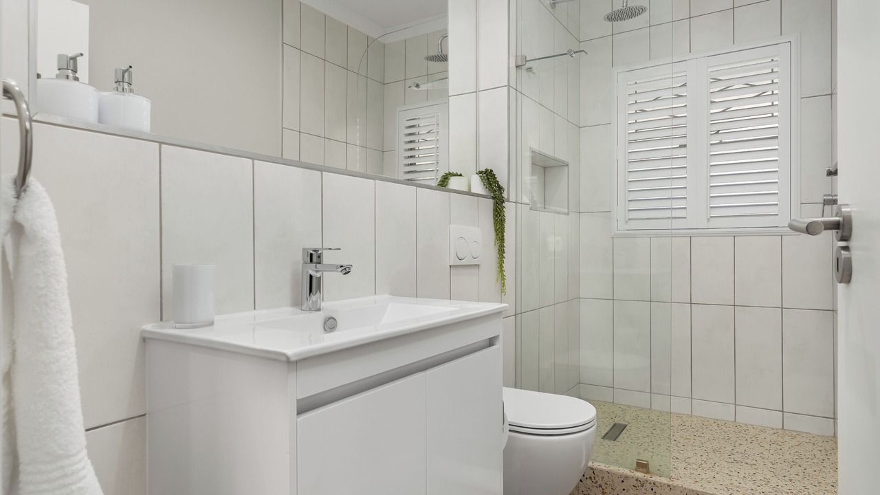 Photo of Bathroom in Three Anchor Bay