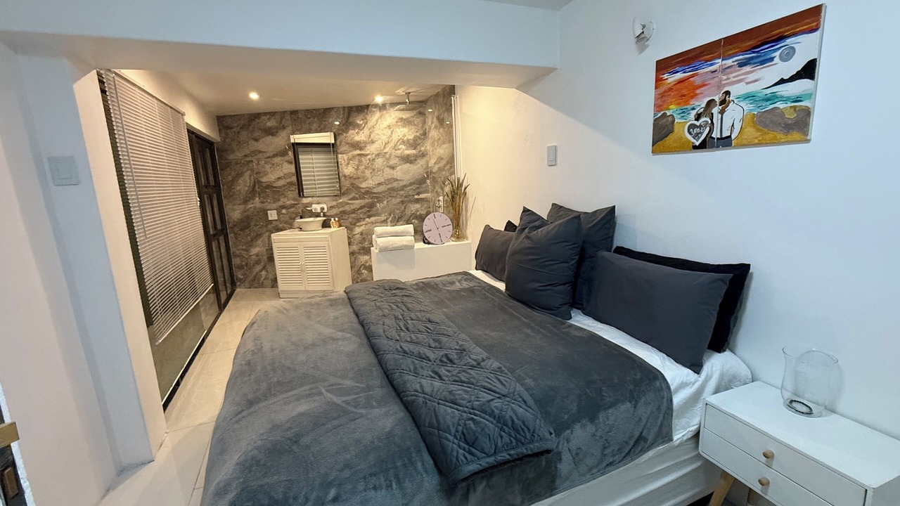 Photo of Bedroom in Cape Town City Centre