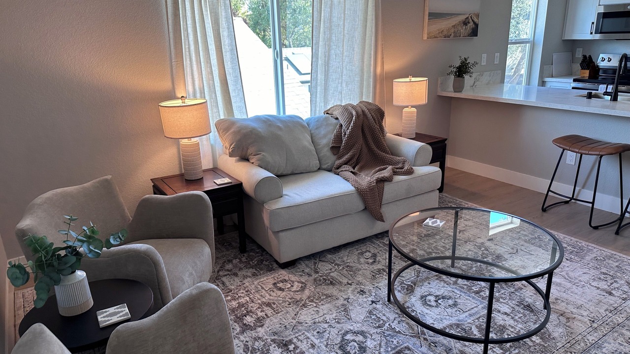 Photo of Livingroom in North Oak Park