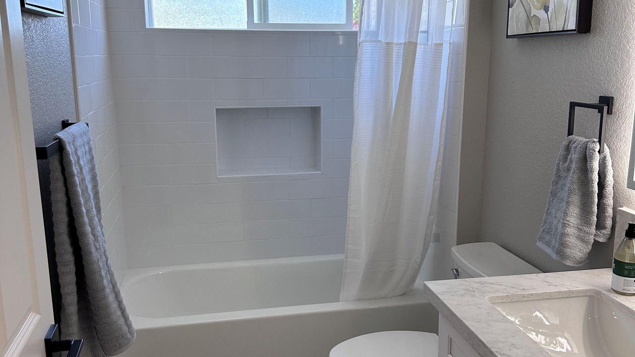 Photo of Bathroom in North Oak Park