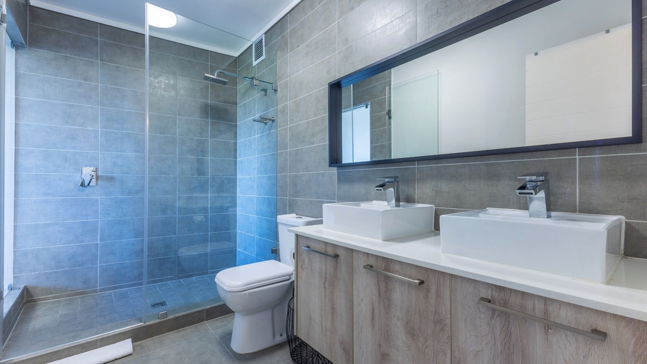 Photo of Bathroom in Flora Park