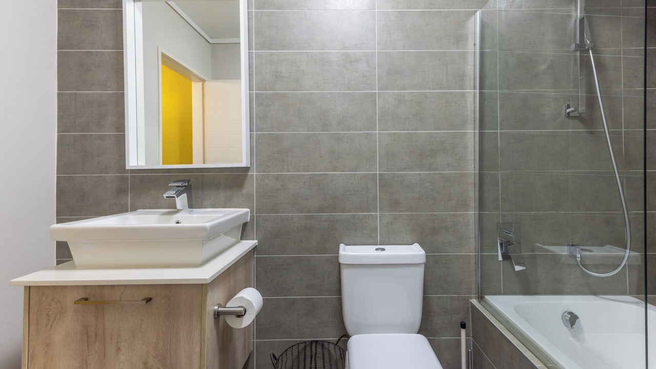 Photo of Bathroom in Flora Park