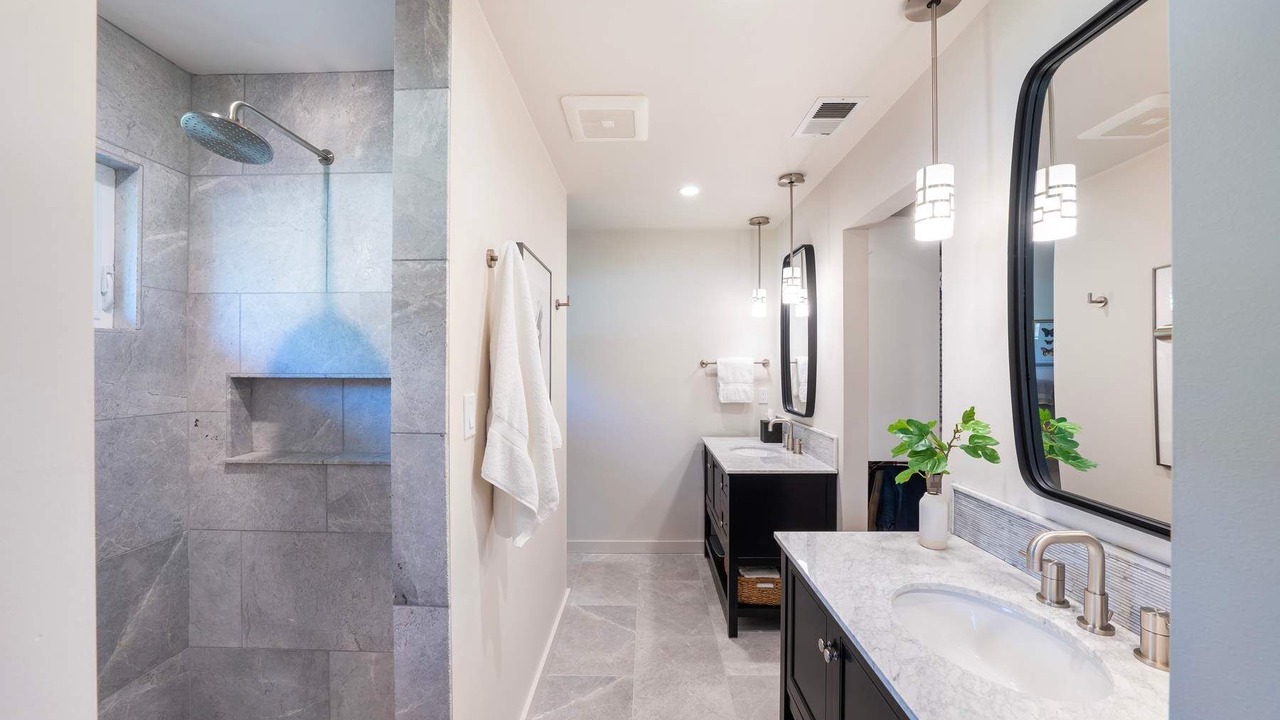 Photo of Bathroom in Geyserville
