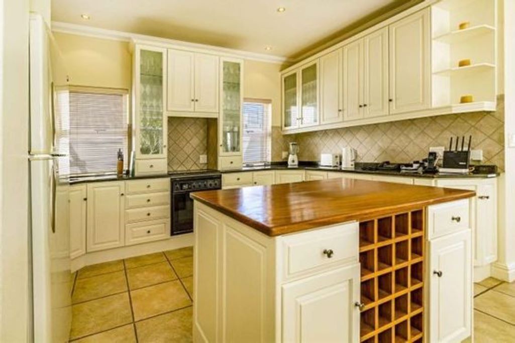 Photo of Kitchen in Somerset West