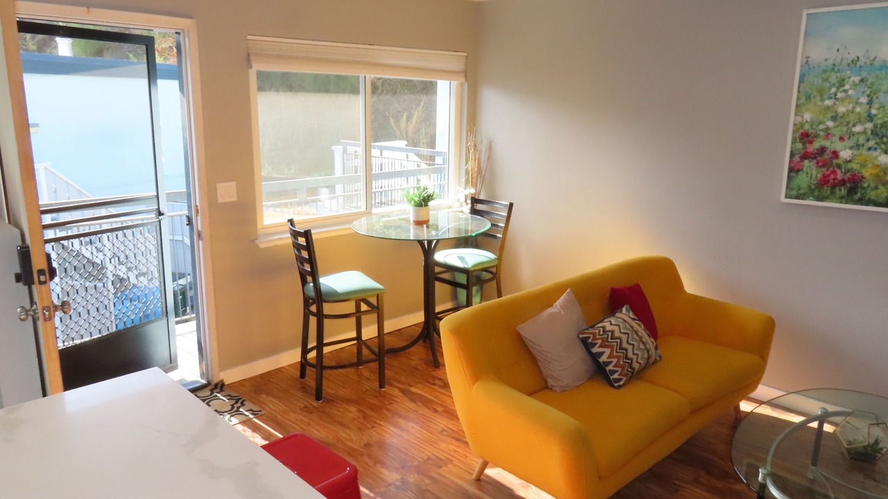 Photo of Livingroom in Belmont