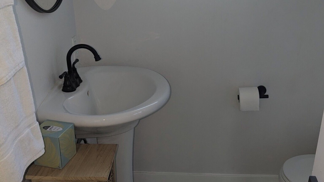 Photo of Bathroom in Kelseyville