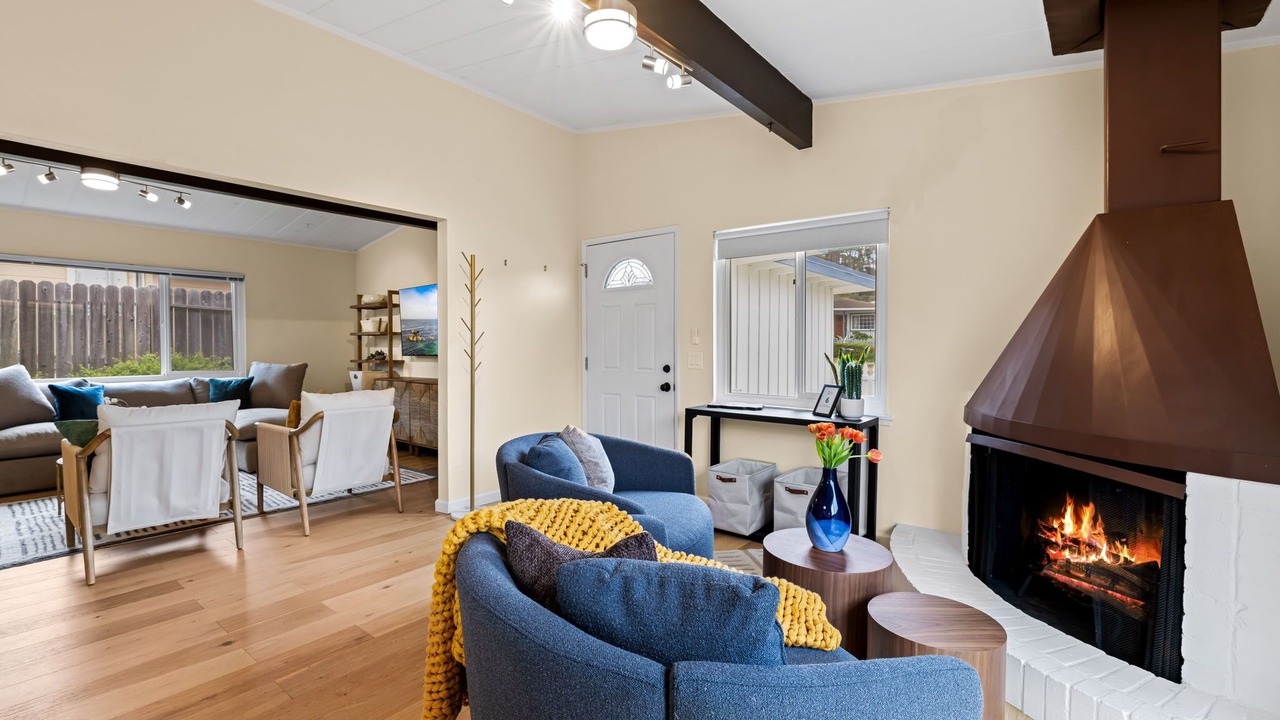 Photo of Livingroom in Pacific Grove