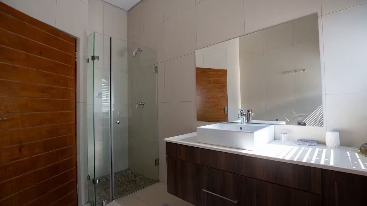 Photo of Bathroom in Greater Johannesburg Metropolitan Area