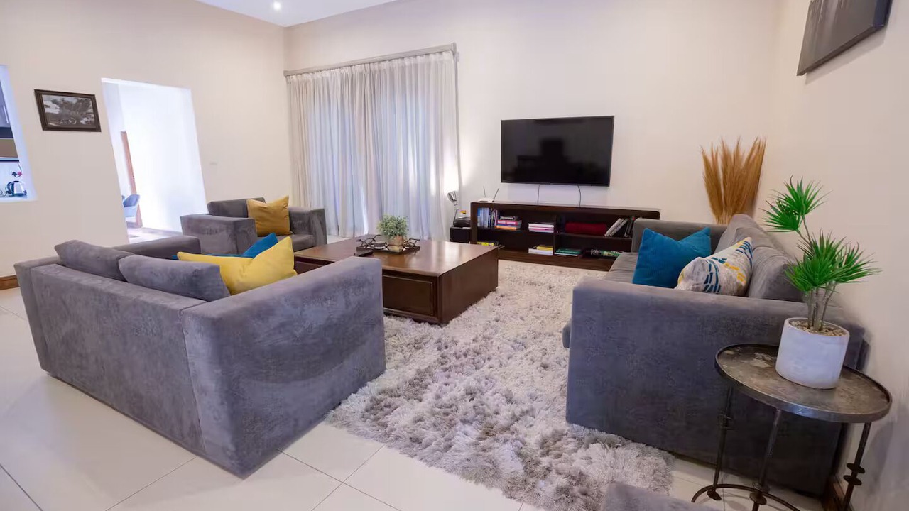 Photo of Livingroom in Greater Johannesburg Metropolitan Area